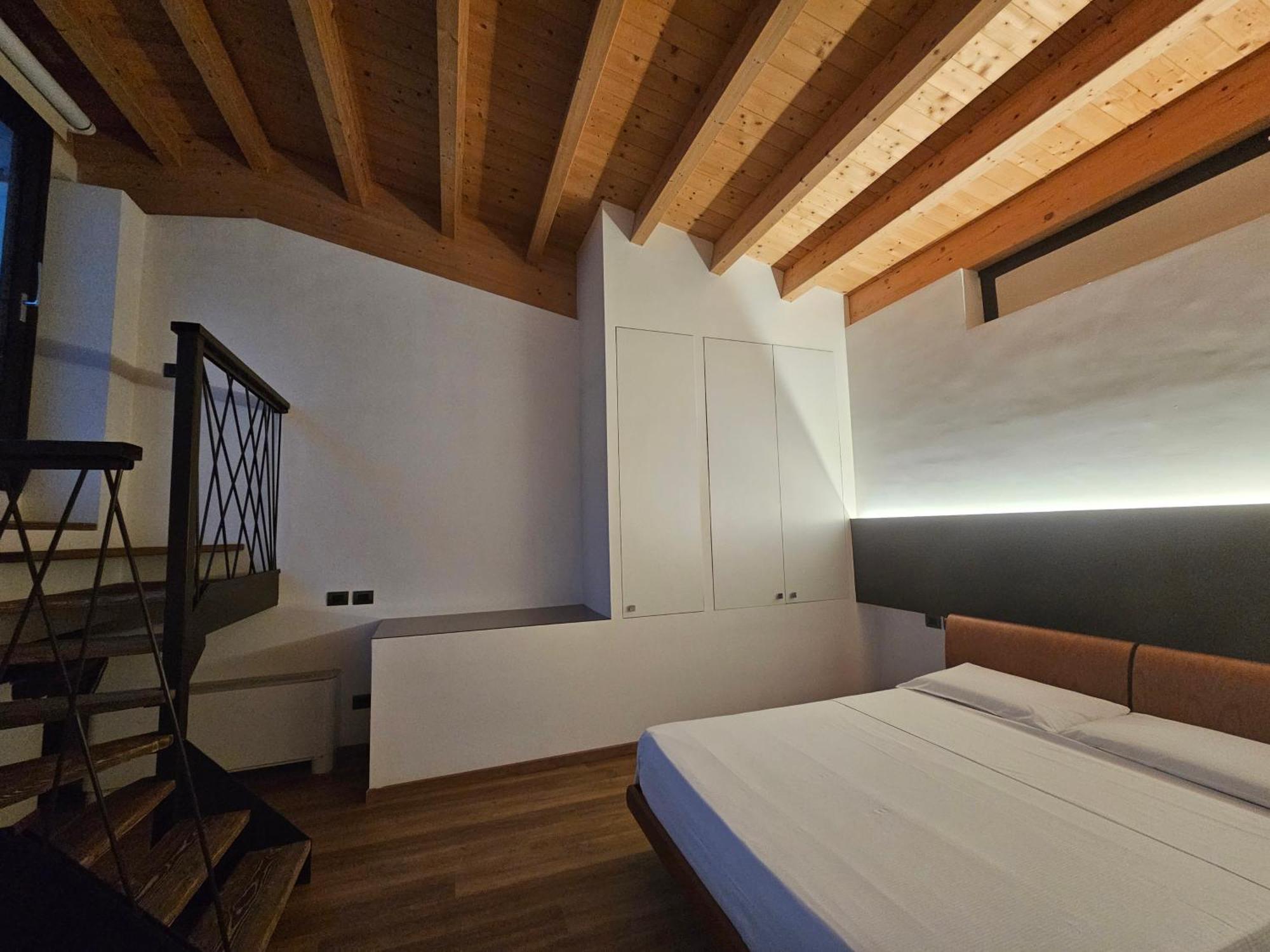 Mezzago Royal Suites Exterior photo